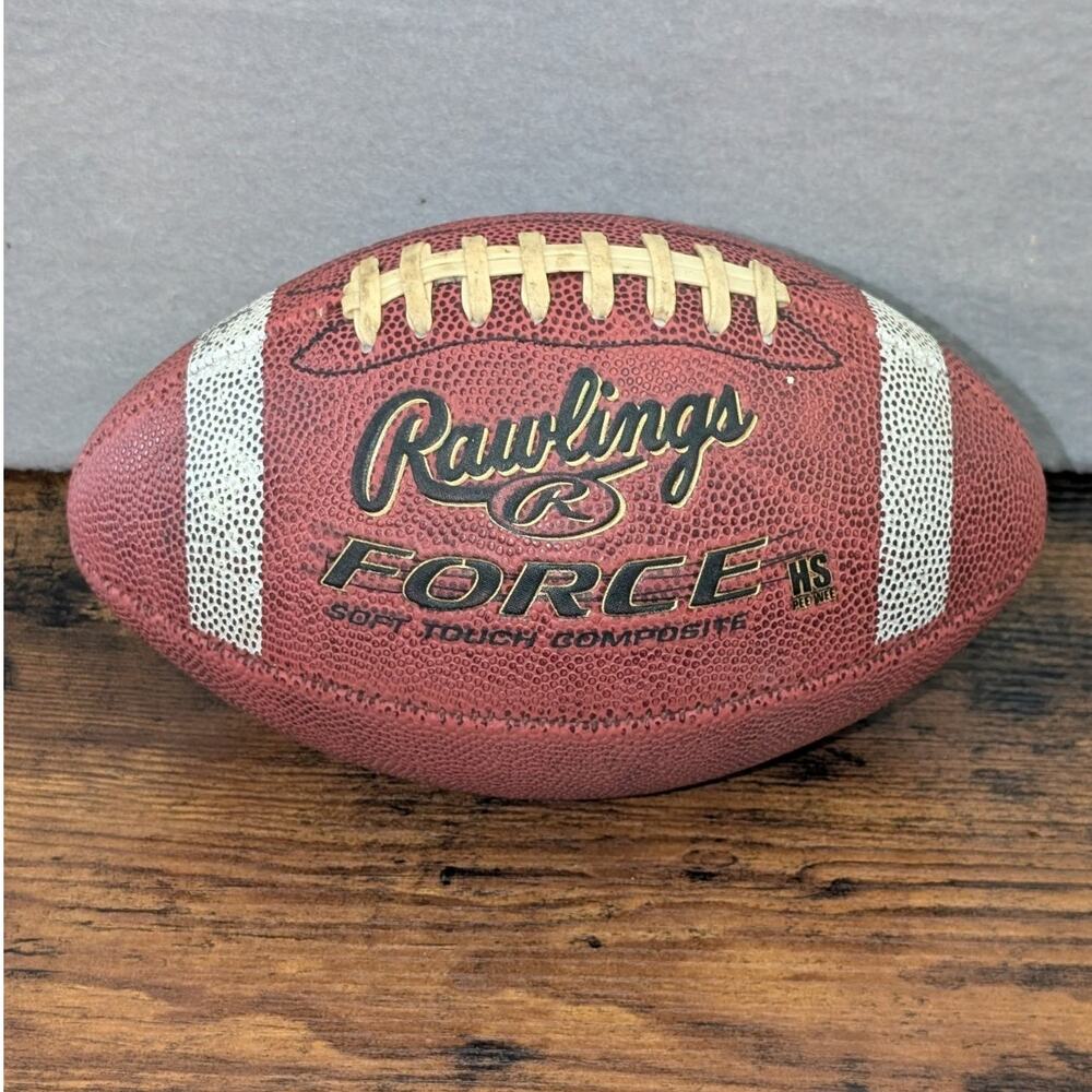 RAWLINGS Force Pee Wee Football Ultimate Grip Soft Touch Composite Ages 10 Under
